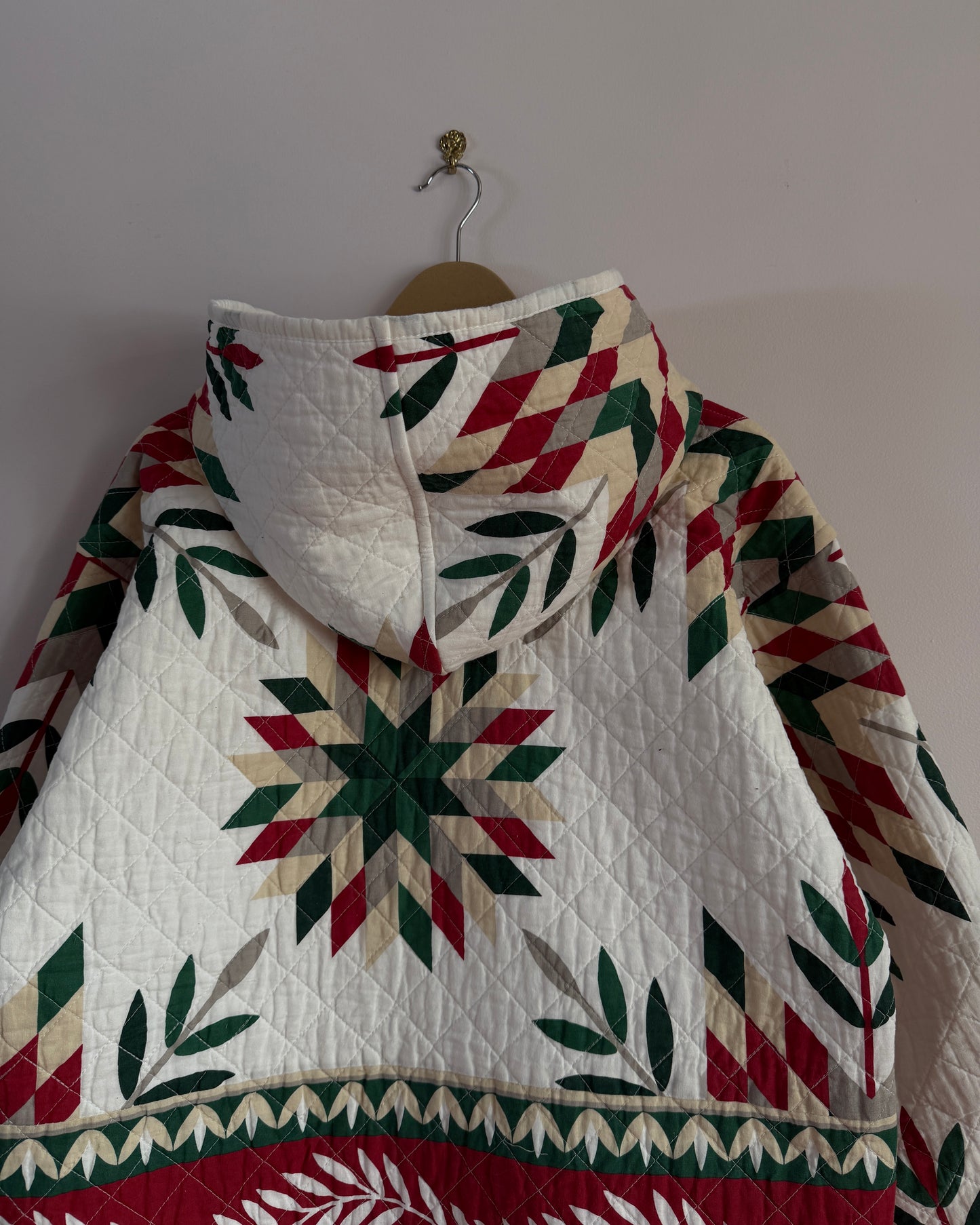 L - white christmasy hoodie