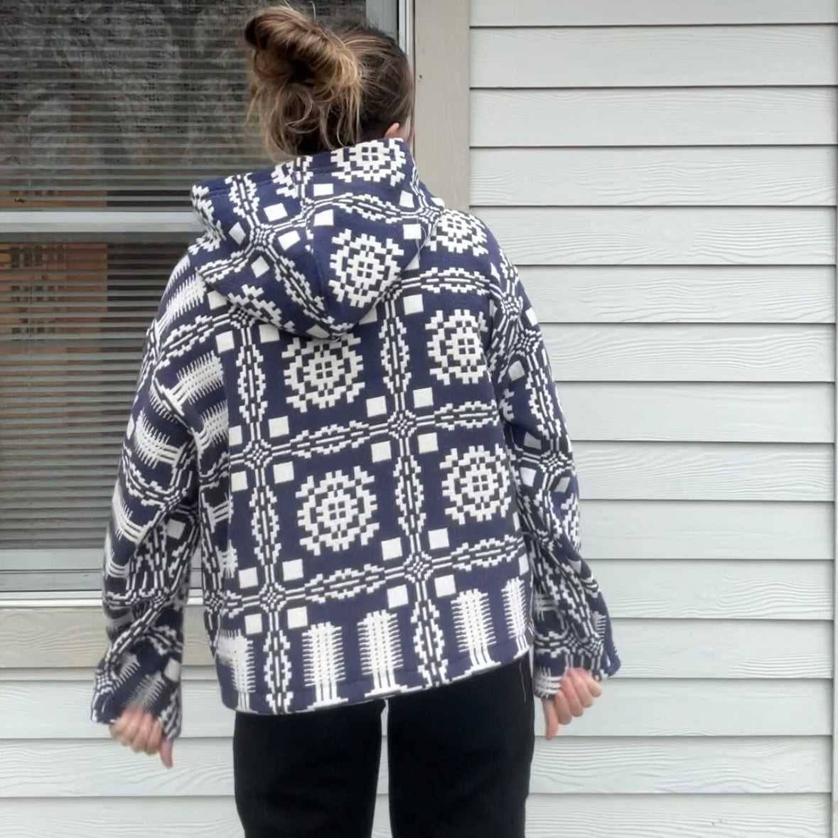 M - Hoodie