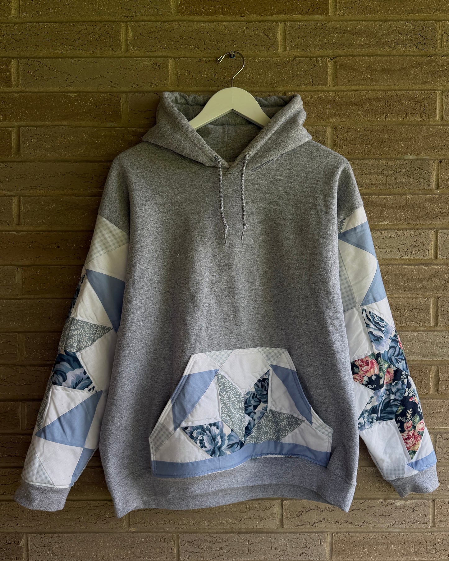 blue quilt sleeves hoodie - L