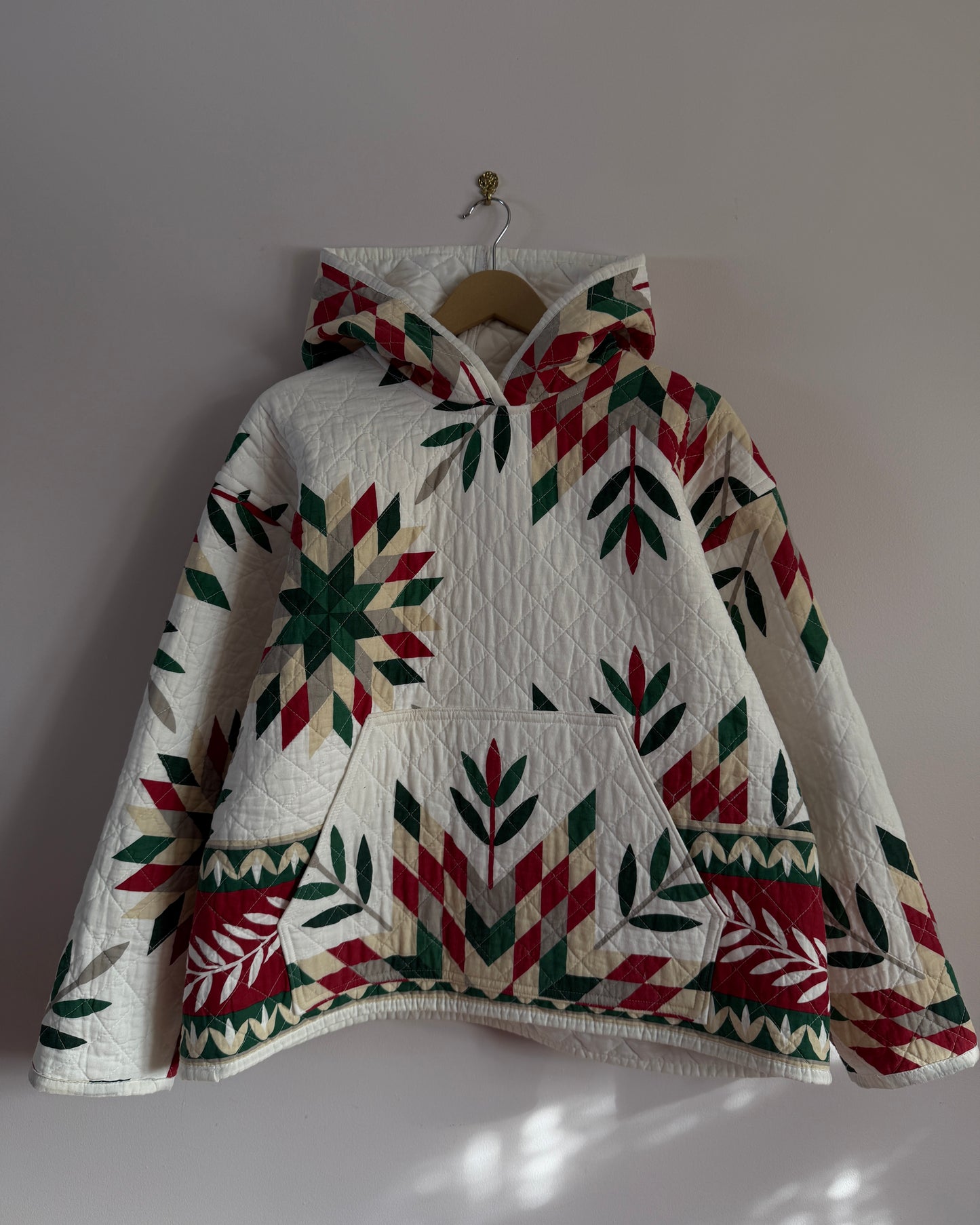 L - white christmasy hoodie