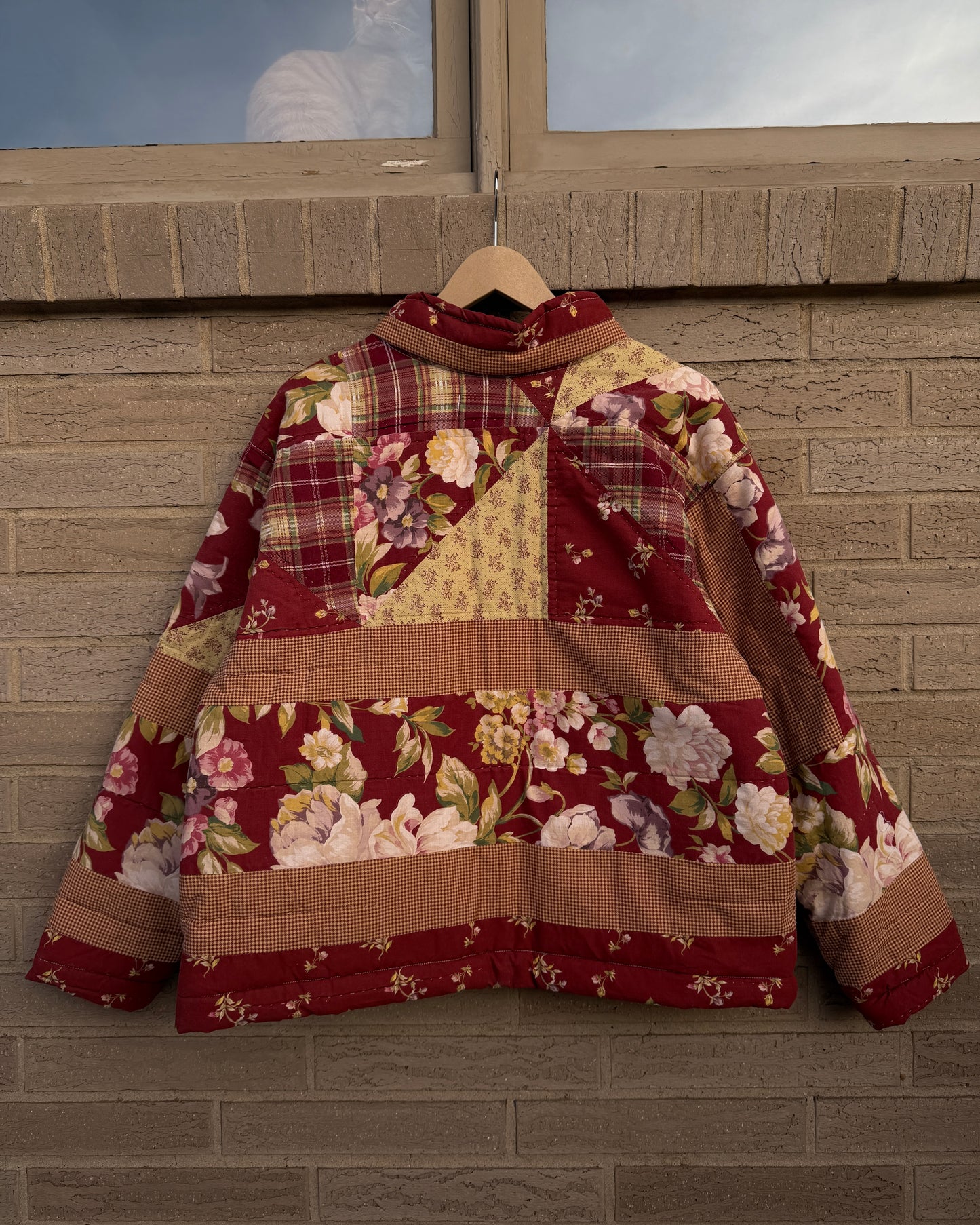 M - red floral quilted jacket