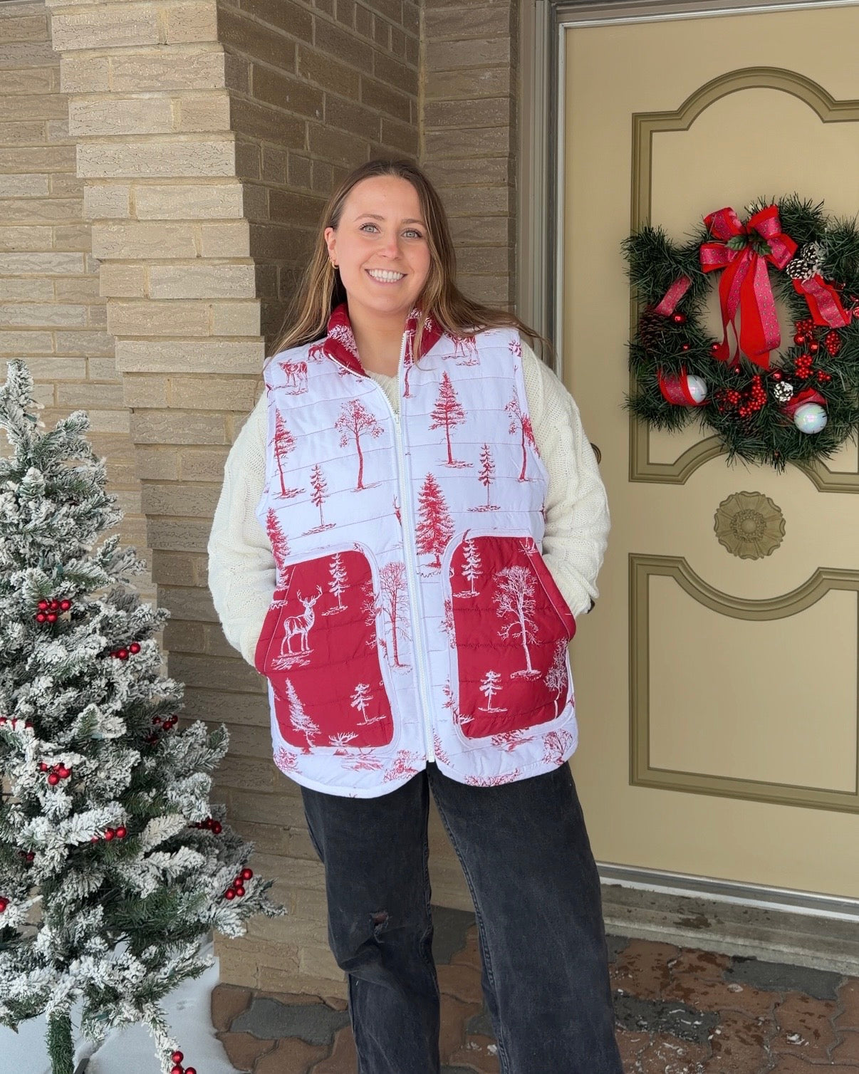 L/XL - white puffy deer vest