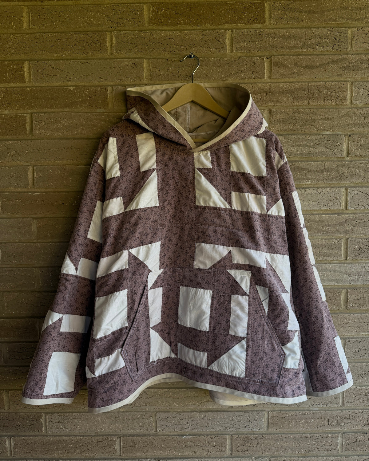 XL- lightweight quilted hoodie