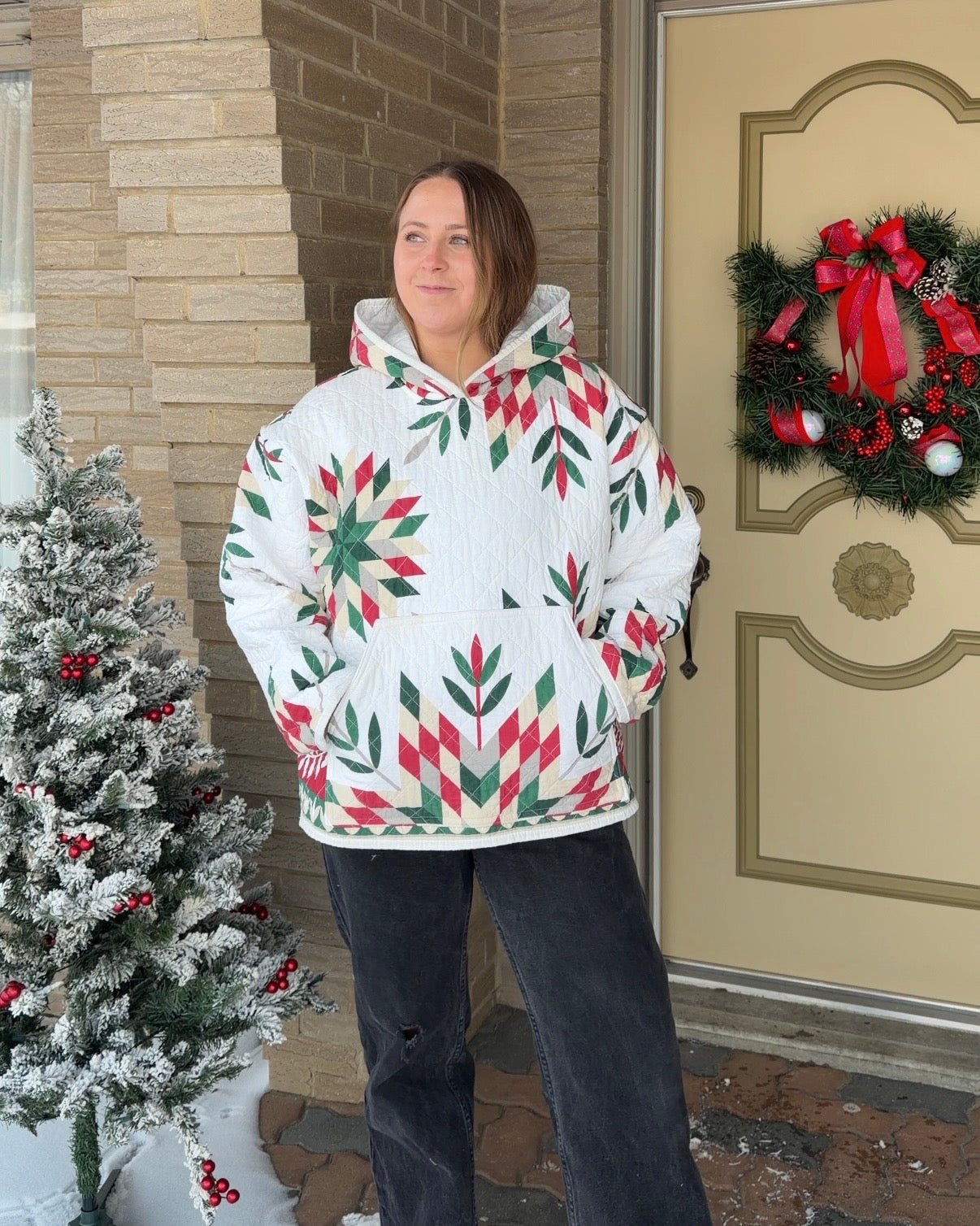 L - white christmasy hoodie