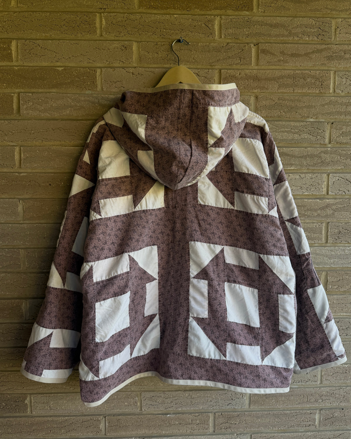 XL- lightweight quilted hoodie