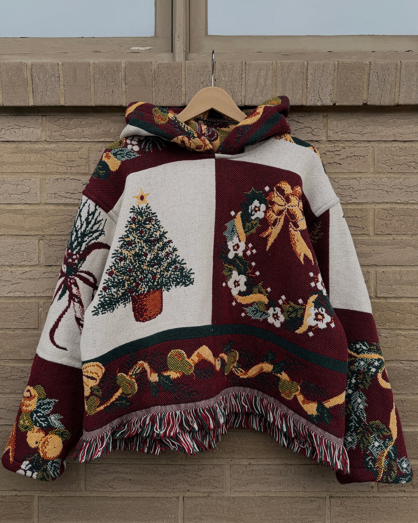 Maroon Christmas Hoodie - L