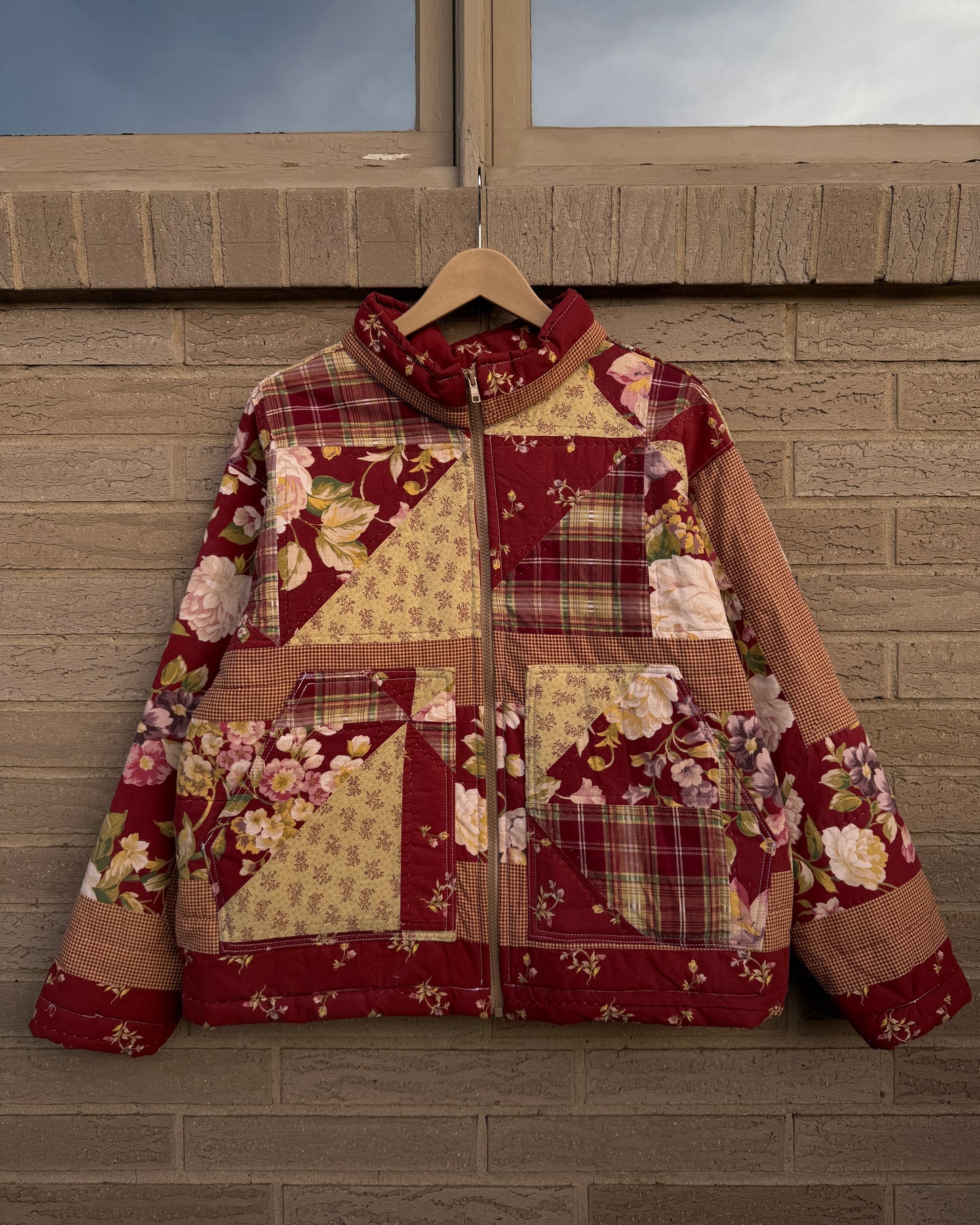 M - red floral quilted jacket