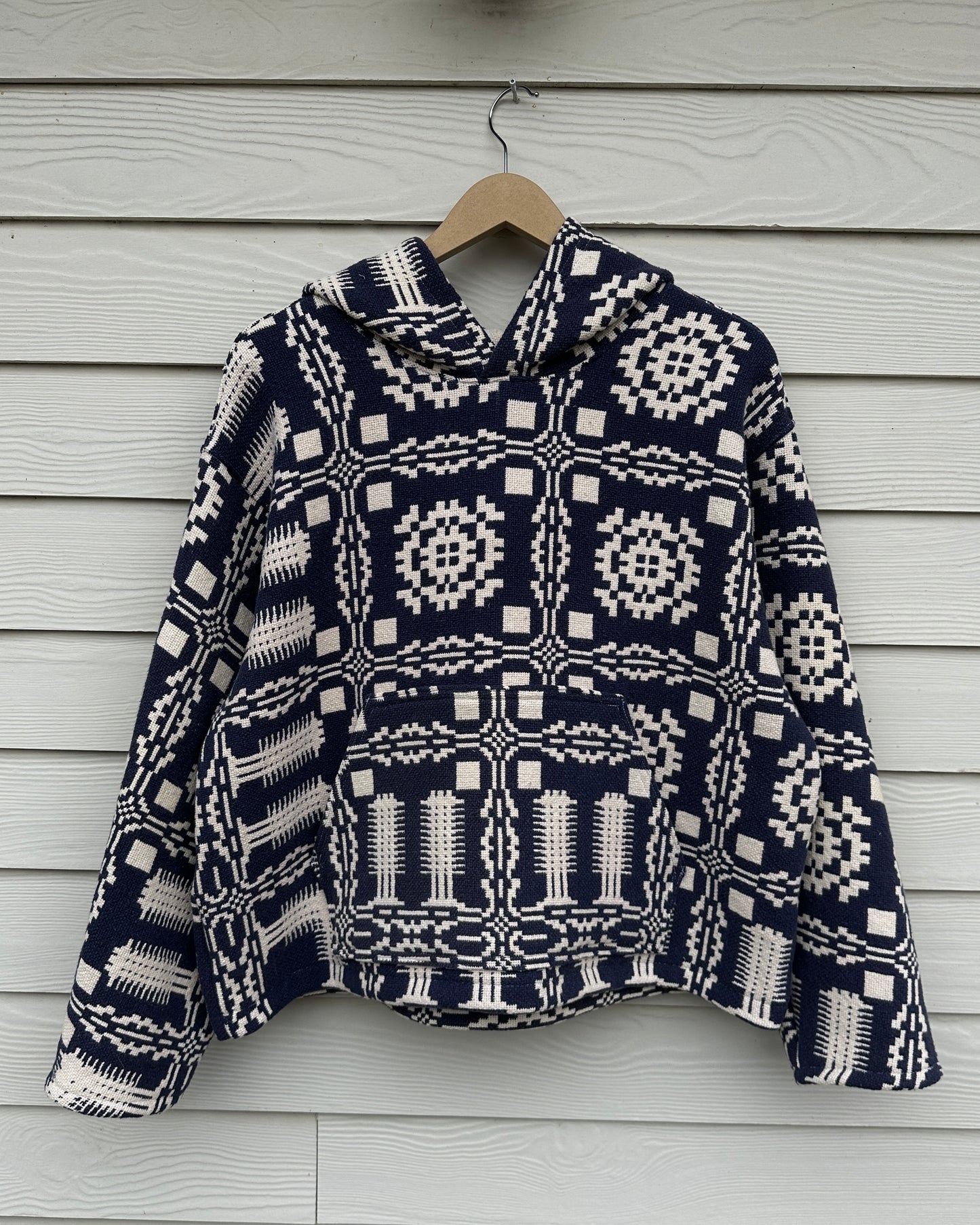 M - Hoodie