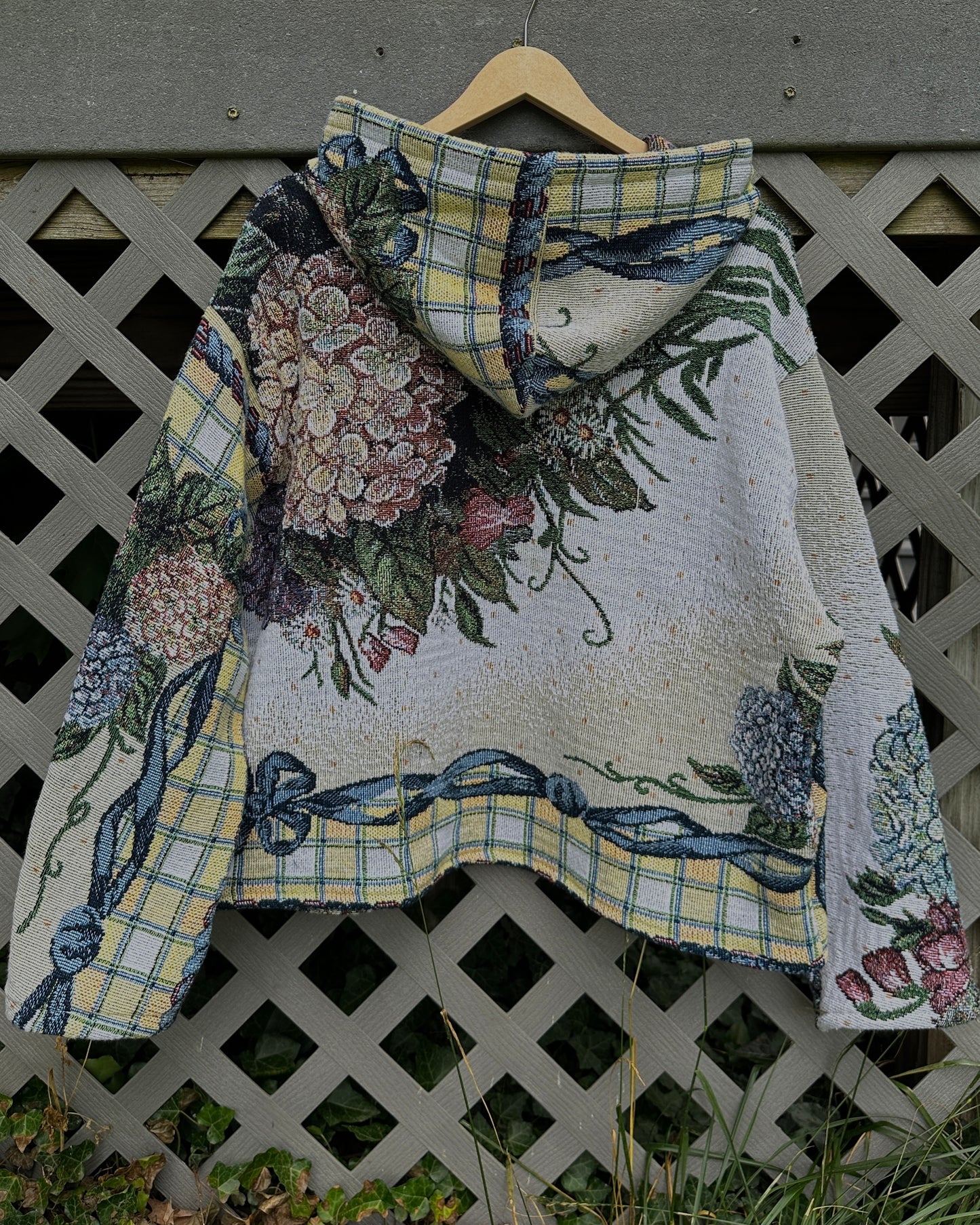 Hydrangea Hoodie - L