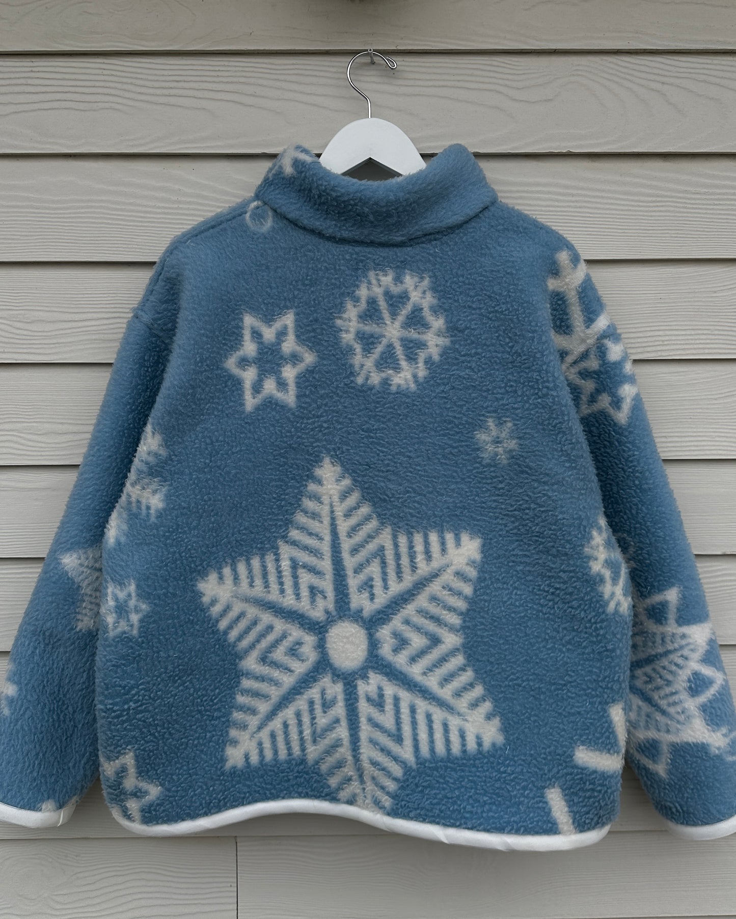 snowflake jacket - L