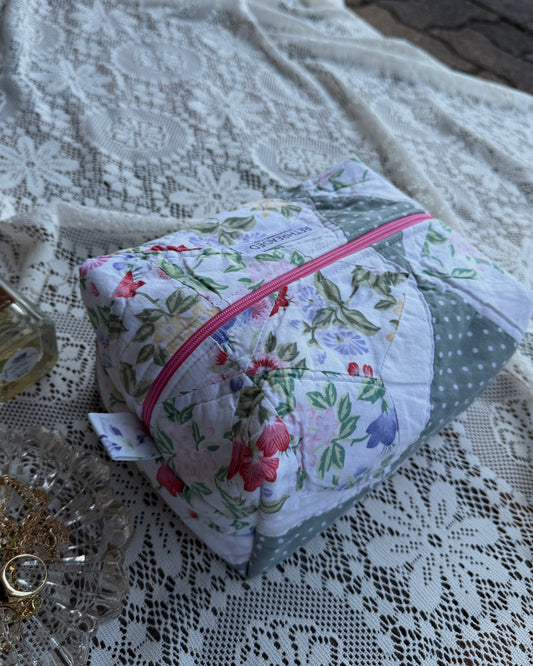 star makeup bag