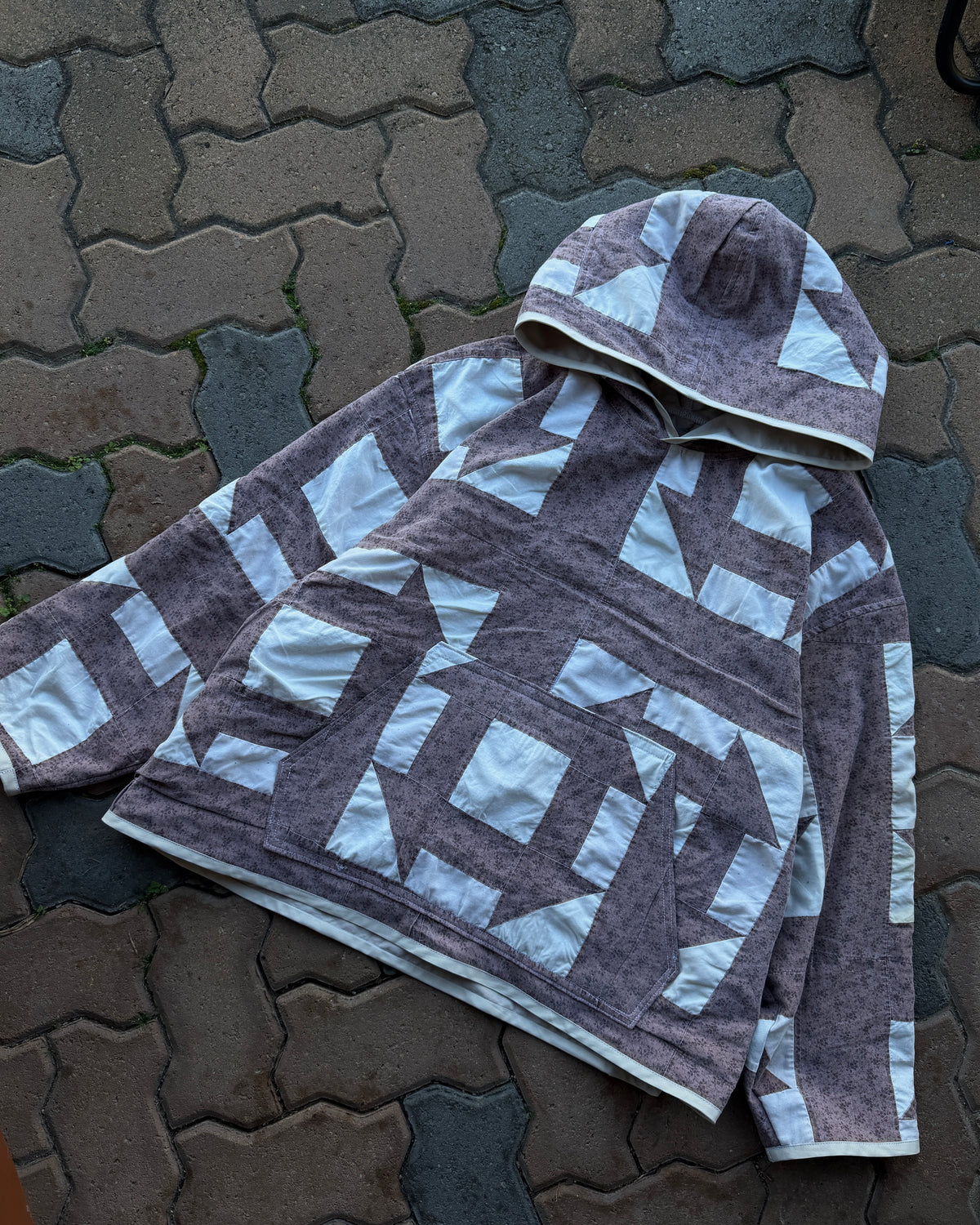 XL- lightweight quilted hoodie