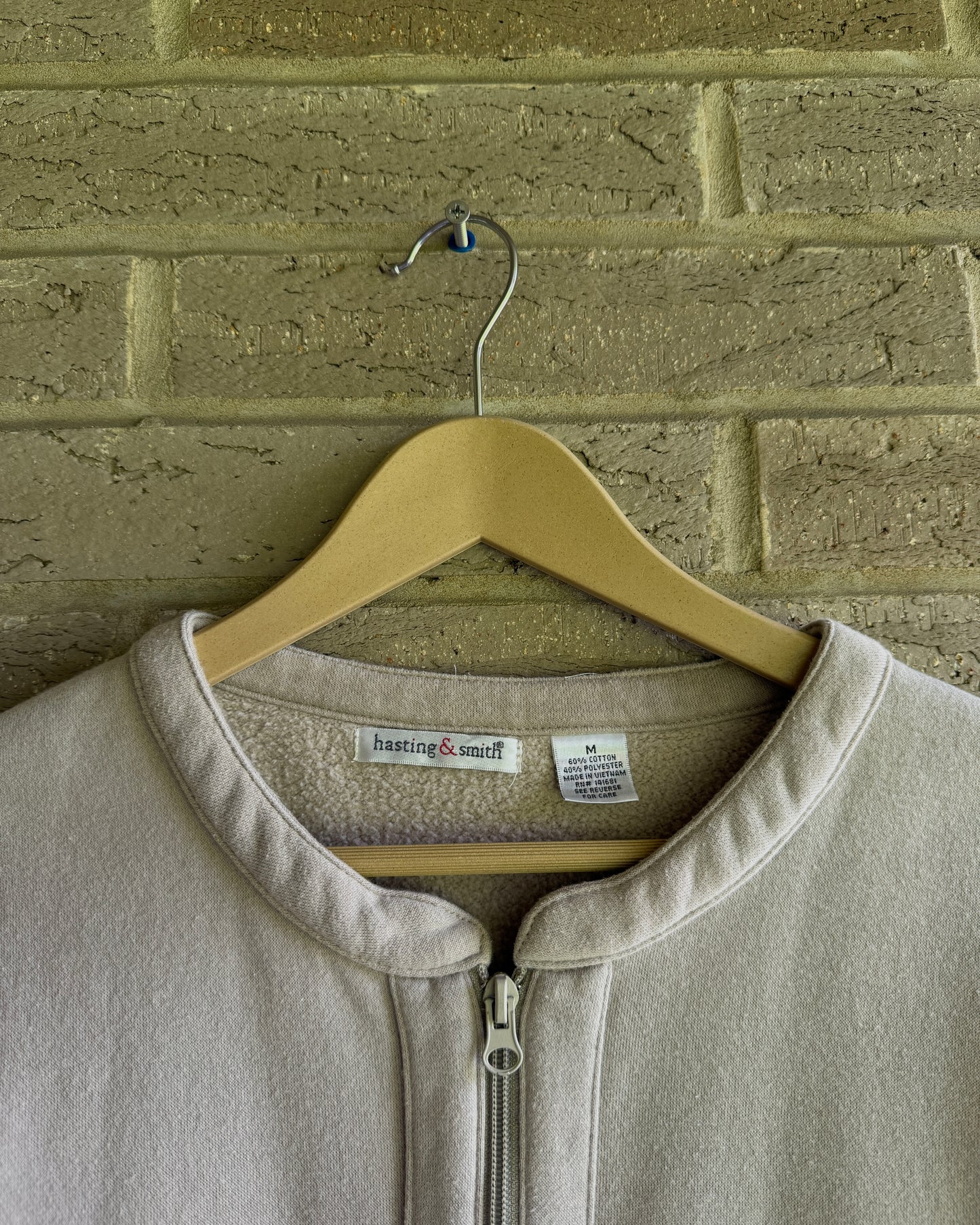 chicken pockets zip up - M